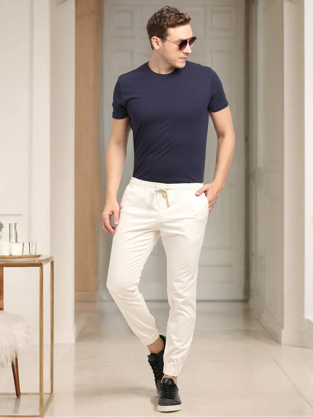 Indian Terrain Men's Comfort Fit Solid Off White Trousers